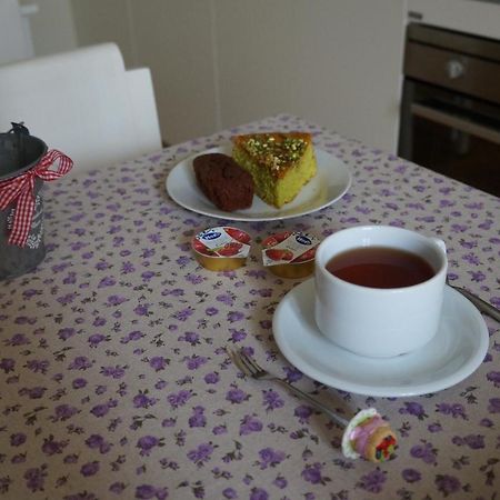 Il Vicolo 48 Bed & Breakfast Pesaro Bagian luar foto