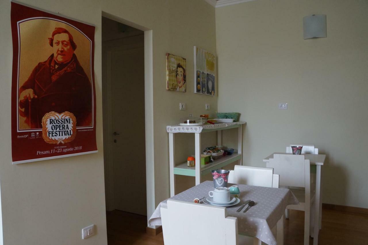 Il Vicolo 48 Bed & Breakfast Pesaro Bagian luar foto