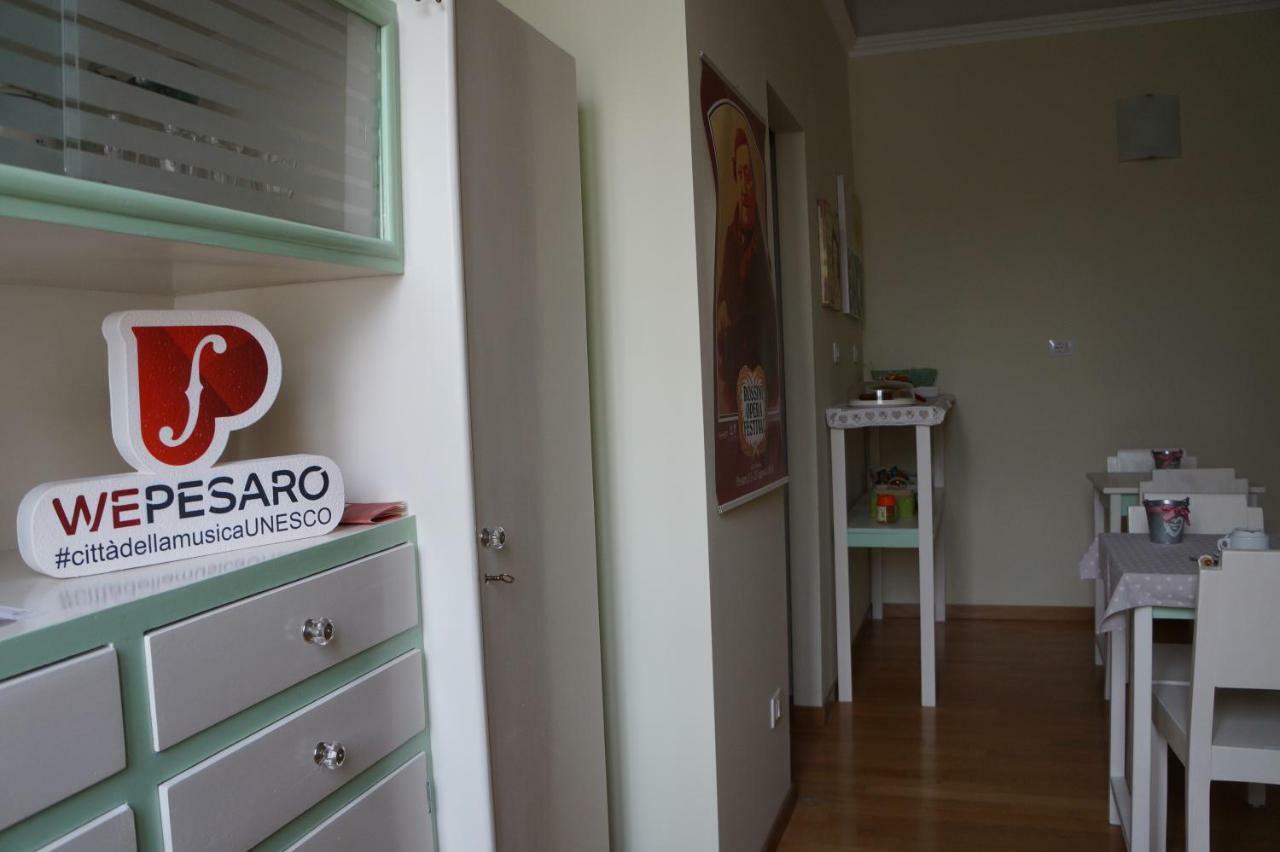 Il Vicolo 48 Bed & Breakfast Pesaro Bagian luar foto