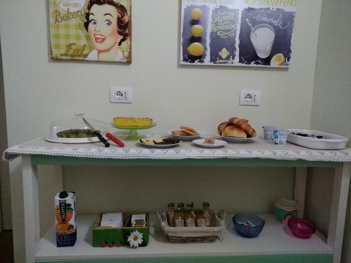 Il Vicolo 48 Bed & Breakfast Pesaro Bagian luar foto
