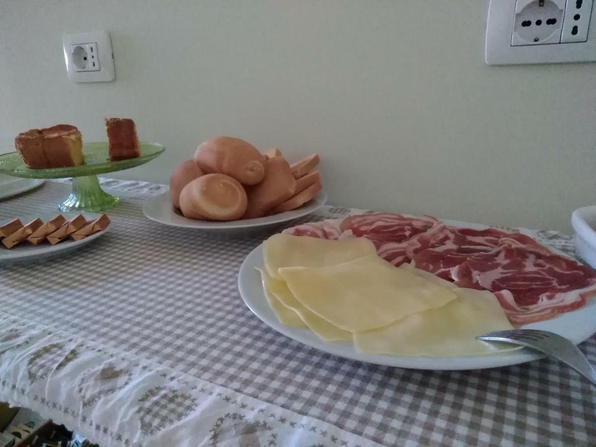 Il Vicolo 48 Bed & Breakfast Pesaro Bagian luar foto