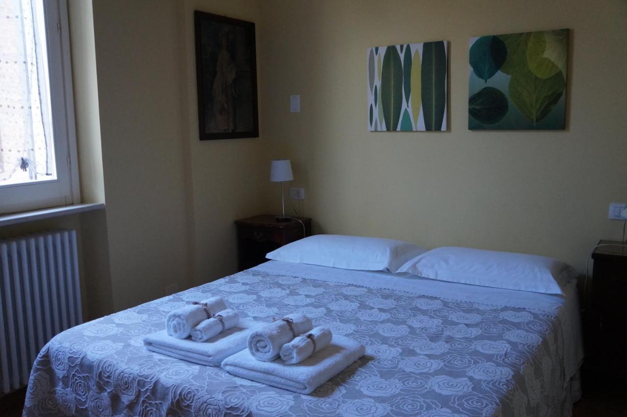 Il Vicolo 48 Bed & Breakfast Pesaro Bagian luar foto